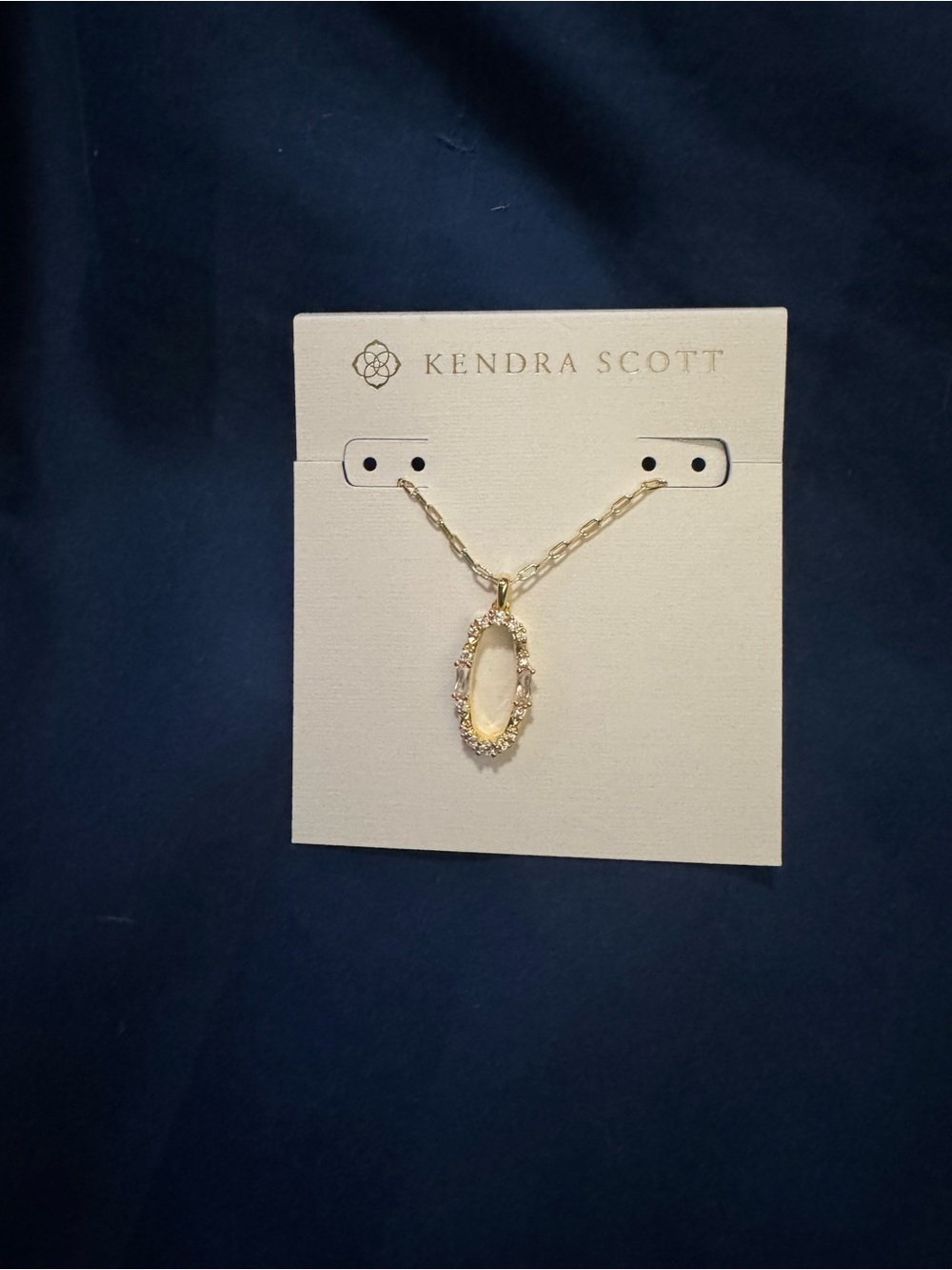 Kendra Scott Essie Gold Oval Pendant Necklace